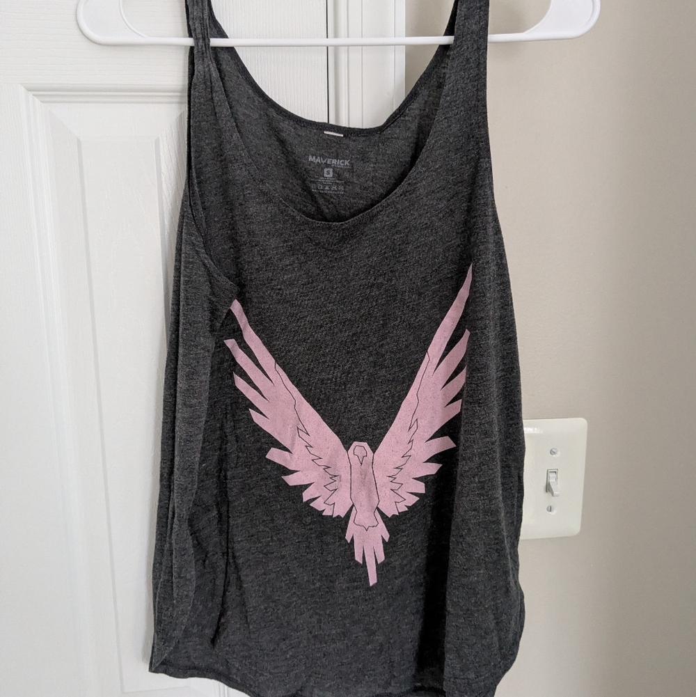 Maverick By Logan Paul Gray Tank Top with Pink Graphic